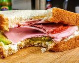 Foto del paso 3 de la receta: SANDWICHS Con🥑Aguacate, Mortadela y Chorizo Español...!😋