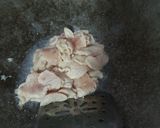รูปขั้นตอนการทำที่ 2 ของ หอมใหญ่ผัดไก่