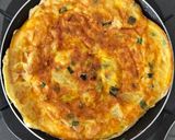 Foto langkah ke 4 dari resep Tortilla de Patatas (Spanish Omelette).