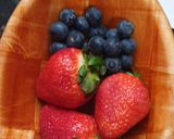 Foto del paso 1 de la receta: 🥛Batido fresa🍓🍓 y arándanos