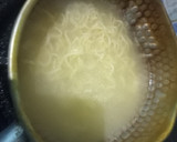 Foto langkah ke 1 dari resep Indomie ayam bawang kering pedes (anak kos akhir bulan masuk).