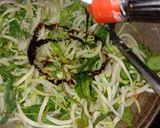 Foto langkah ke 4 dari resep Tumis kangkung tauge bakso.