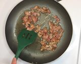 A picture of step 4 of Egg and Bacon Fried Rice 培根蛋炒飯.