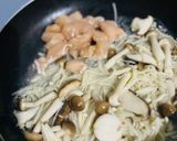 Foto langkah ke 4 dari resep Tom Yum Tumis Jamur.