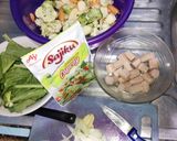 Foto langkah ke 1 dari resep Capcay sosis simple.