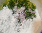 A picture of step 5 of Falafal sandwich.