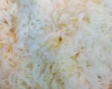 A picture of step 6 of Pineapple-fried rice with chicken and cashew nuts.