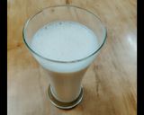 A picture of step 1 of Banana Chocolate milkshake.