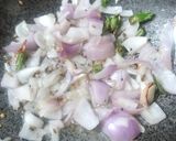 कांदा पोहा (kanda poha recipe in Hindi) रेसिपी चरण 3 फोटो