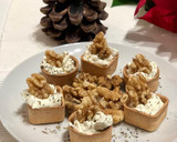 Foto del paso 3 de la receta: Canapé de queso crema con nueces mermelada de caqui