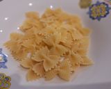 Foto del passaggio 6 della ricetta Farfalle rigate con asparagi e gamberetti