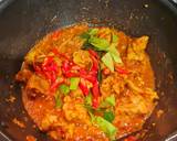 ผัดเผ็ดกระดูกหมูอ่อน🐷 (พริกแกงเหลืองใต้ + พริกแกงเผ็ดแดง🌶) วิธีทำสูตร 3 รูป