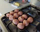 A picture of step 1 of Slider smash chicken burgers.