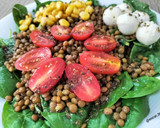 Foto del paso 5 de la receta: Ensalada de lentejas con brotes de espinaca