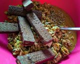 Foto del paso 3 de la receta: Budín de granola con galletas de chocolate bañado en leche conde