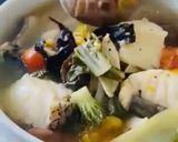 A picture of step 4 of Fish soup in refreshing broth.