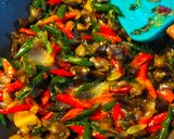 Foto langkah ke 4 dari resep Tumis Ampela Cabai Hijau.