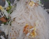 Foto langkah ke 5 dari resep 🍜 Bihun Goreng Ala Jesslyn Orlane.