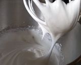 Une image de l'étape 7 de Roulé fraise mascarpone.