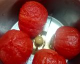 A picture of step 1 of Tomato sauce pasta.