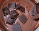 Csokis, málnakrémes, tejszínes, mascarponés szelet recept fázis 2 fotója