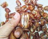 Foto langkah ke 1 dari resep Kurma Coklat Isi Hazelnut #RABUBARU.