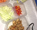 A picture of step 4 of Chicken chow Mein.