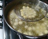 A picture of step 4 of Struffoli.
