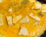 Foto del paso 1 de la receta: Huevos revueltos con queso