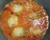 Foto langkah ke 6 dari resep Sawi Gulung Aci Kuah Pedas.