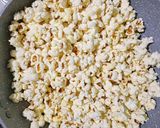 Foto langkah ke 3 dari resep Caramel Popcorn.