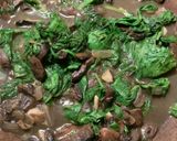 স্যামন উইথ ক্রিমি মাশরুম - স্পিন্যাচ (Salmon with Creamy Mushroom - Spinach Recipe in Bengali) রেসিপির ধাপ 3 ছবি