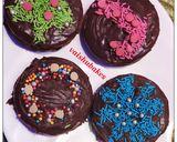 A picture of step 6 of Marie Biscuit Choco pies.