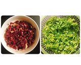Hình bước làm 1 của món Hoa thiên lý xào bò