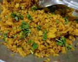 A picture of step 4 of Indore poha.