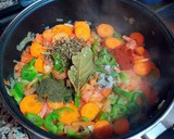 Foto del paso 4 de la receta: Cazuela de jureles negros con patatas al estragón y eneldo