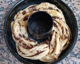 Foto del paso 3 de la receta: Rosca de chocolate y avellanas