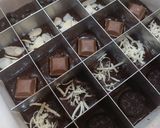 Foto langkah ke 6 dari resep Triple Chocolate Fudgy Brownies.