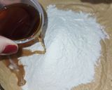 Foto del paso 2 de la receta: Budín de Dulce de Leche con Chocolate y Pasas