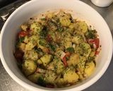 Une image de l'étape 9 de Salade tiède de pommes de terre,harengs marinés, tomates et poivrons verts.