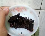 Foto langkah ke 1 dari resep Rich Dark Chocolate.