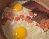 Foto langkah ke 1 dari resep Nasi Goreng Telur Sosis.