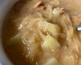 Savanyú káposztás-kolbászos-virslis leves recept fázis 14 fotója