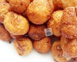 A picture of step 2 of Coconut gullisuwa.