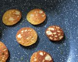Foto langkah ke 3 dari resep Pancake Mini Cereal (Egg Less).