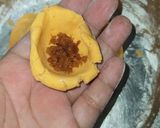 Foto langkah ke 5 dari resep Bola Bola Ubi Jalar Isi Gula Merah.