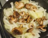 Foto del paso 1 de la receta: Shiitake y vienesas salteadas