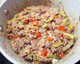 Csirkemájas egytál recept fázis 3 fotója