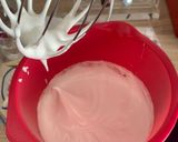 Áfonyás macaron recept fázis 3 fotója