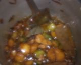 A picture of step 5 of Parwal do pyaza.